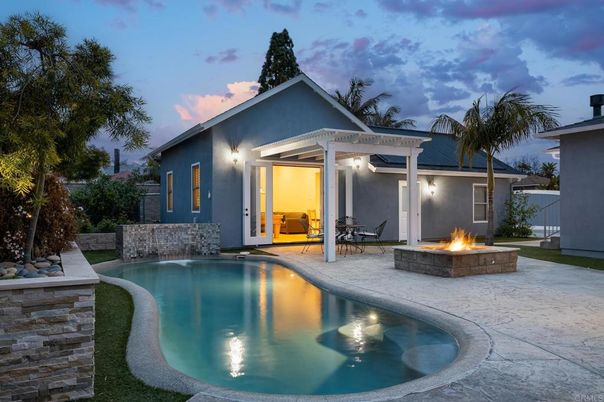 Exterior, Pool