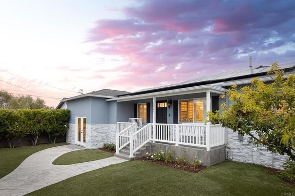 Backyard, Exterior, Facade, Solar Panels, Ranch