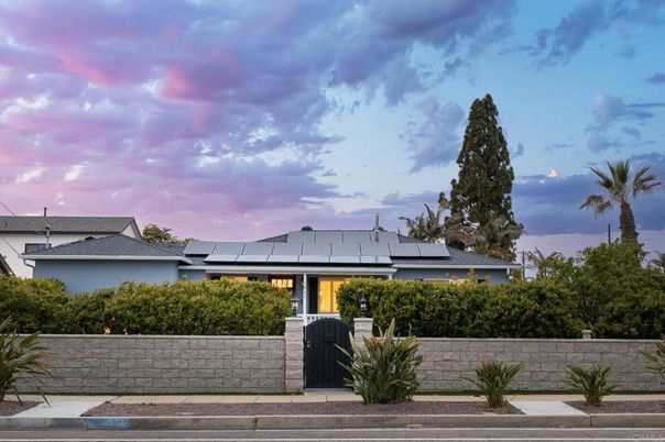 Exterior, Facade, Solar Panels, Modern