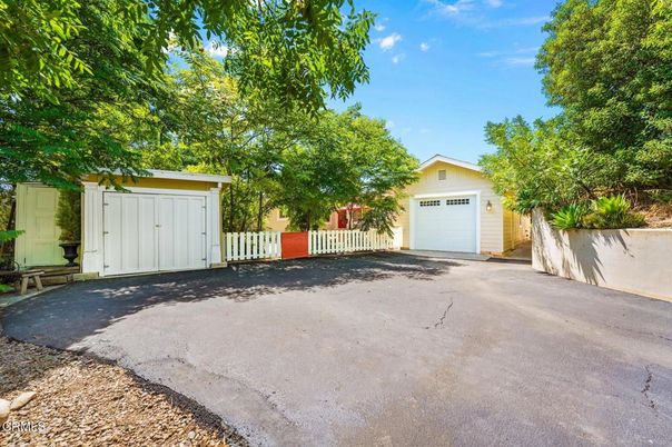 Detached Garage, Exterior