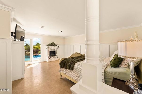 Bedroom, Fireplace, Interior, Recessed Lighting, Water