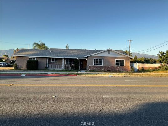 Exterior, Facade, Brick Facade, Ranch
