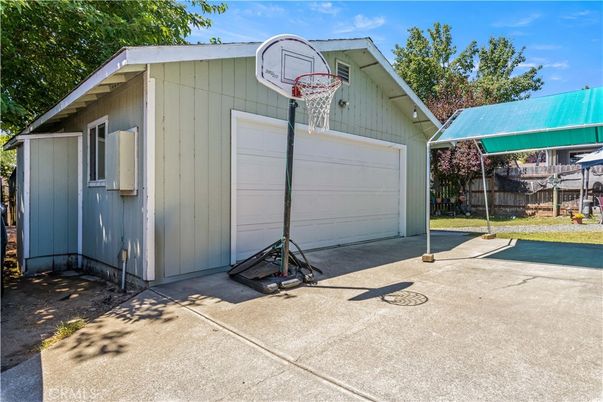 Detached Garage, Exterior