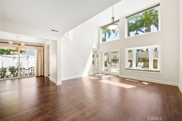 Empty room, Interior, Pendant Lights, Wood Texture Flooring