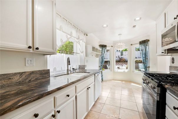 Chandelier, Interior, Kitchen, Recessed Lighting