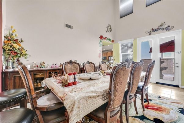 Dining room, Interior, Recessed Lighting