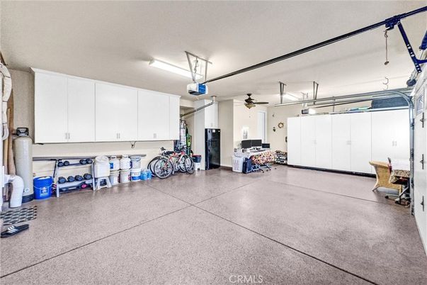 Garage, Interior
