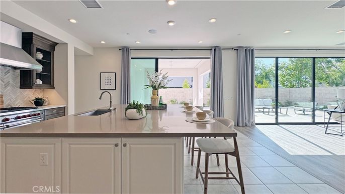 Dining room, Interior, Kitchen, Recessed Lighting, Stainless Steel Appliances