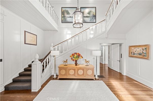 Interior, Pendant Lights, Wood Texture Flooring