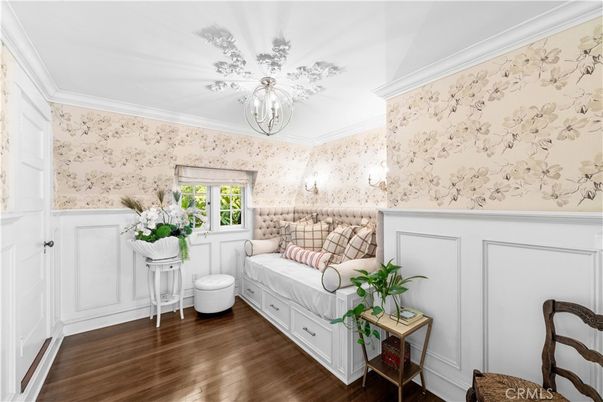 Chandelier, Interior, Wood Texture Flooring