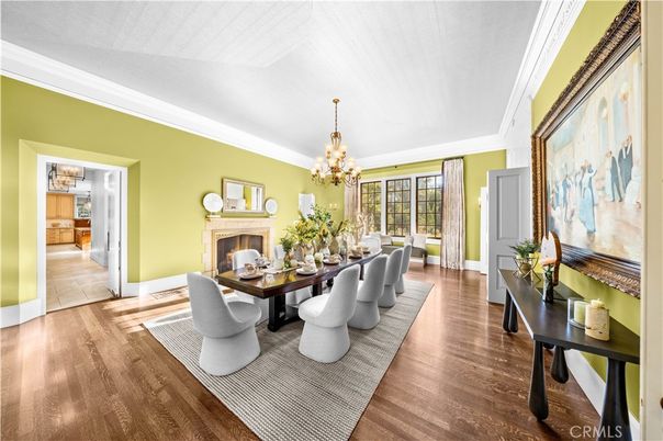 Chandelier, Dining room, Fireplace, Interior, Wood Texture Flooring