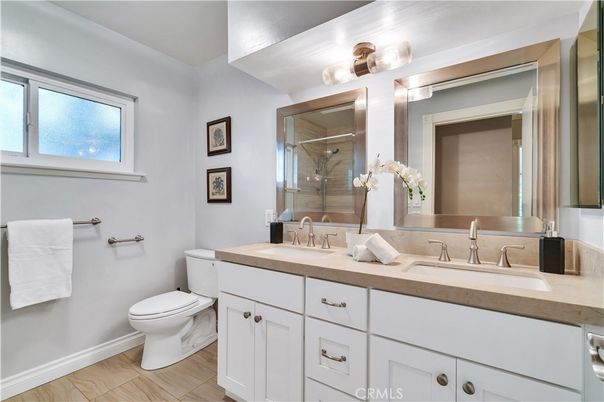 Bathroom, Dual Sink Vanities, Interior, Wood Texture Flooring