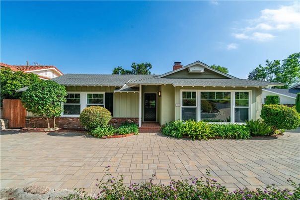 Exterior, Facade, Ranch