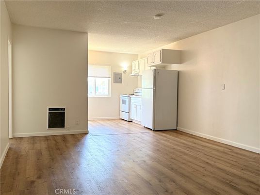 Interior, Kitchen, Washer, Wood Texture Flooring