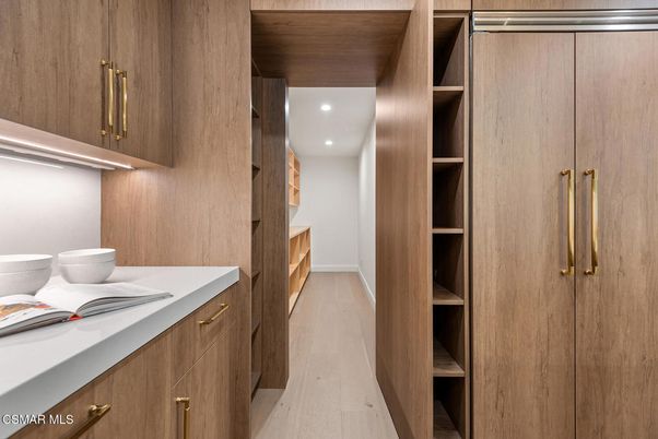 Interior, Recessed Lighting, Walk-in Closets, Wood Texture Flooring