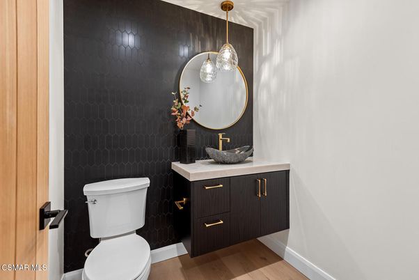 Bathroom, Interior, Pendant Lights, Wood Texture Flooring