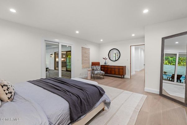 Bedroom, Interior, Recessed Lighting, Water, Wood Texture Flooring