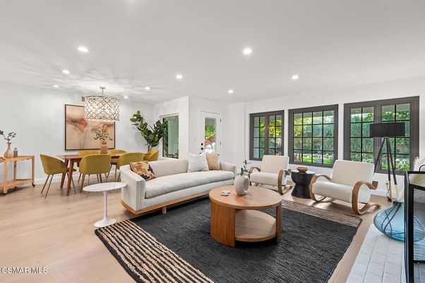 Chandelier, Dining room, Interior, Living room, Recessed Lighting, Wood Texture Flooring