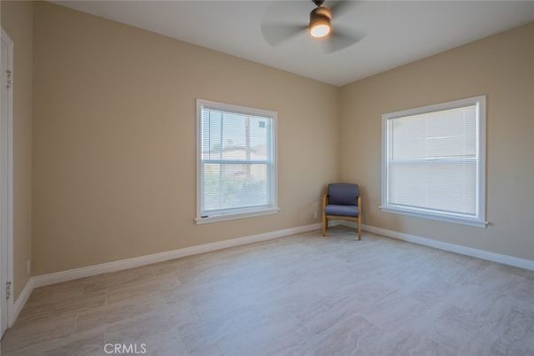 Empty room, Interior