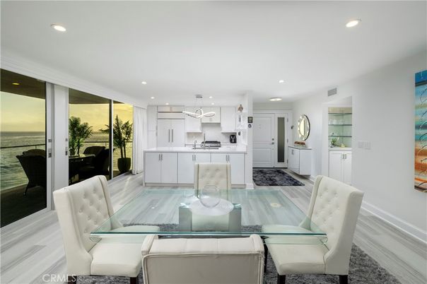 Dining room, Interior, Kitchen, Pendant Lights, Recessed Lighting, Water