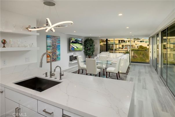 Dining room, Interior, Kitchen, Pendant Lights, Recessed Lighting, Wood Texture Flooring