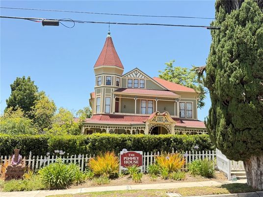 Exterior, Facade, Queen Anne Victorian