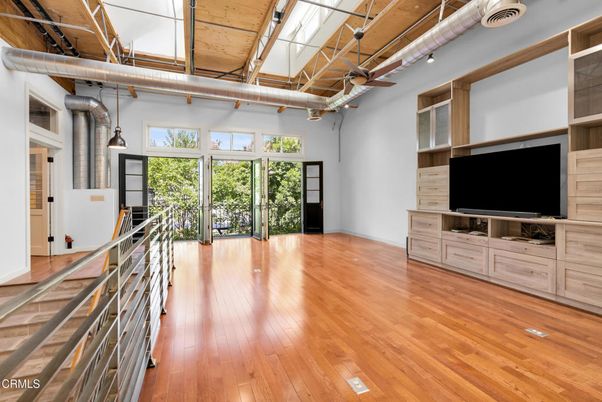 Interior, Pendant Lights, Wood Texture Flooring