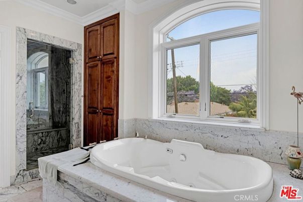 Bathroom, Interior, Marble, Recessed Lighting