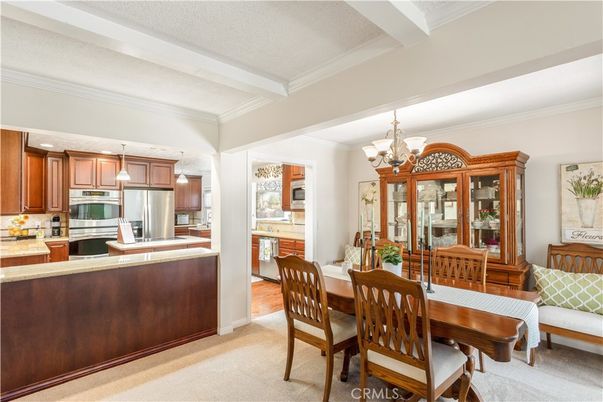 Chandelier, Dining room, Interior, Kitchen, Pendant Lights, Stainless Steel Appliances