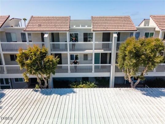 Exterior, Facade, Condo Building