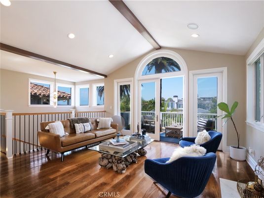 Interior, Living room, Recessed Lighting, Water, Wood Texture Flooring
