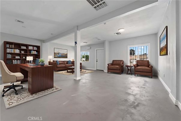 Home Office, Interior