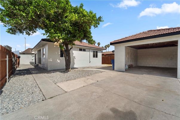 Detached Garage, Exterior
