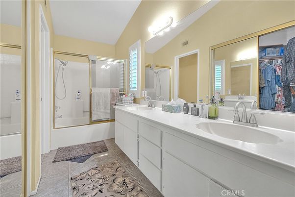 Bathroom, Dual Sink Vanities, Interior