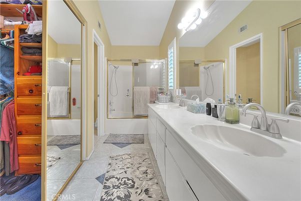 Bathroom, Dual Sink Vanities, Interior