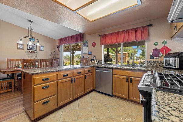 Dining room, Interior, Kitchen, Pendant Lights, Stainless Steel Appliances