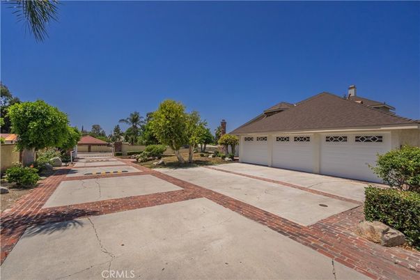 Backyard, Detached Garage, Exterior