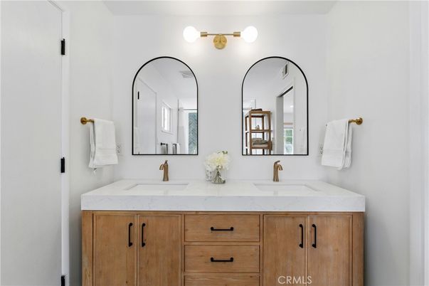 Bathroom, Dual Sink Vanities, Interior