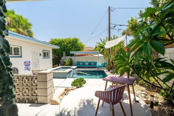 Exterior, Pool