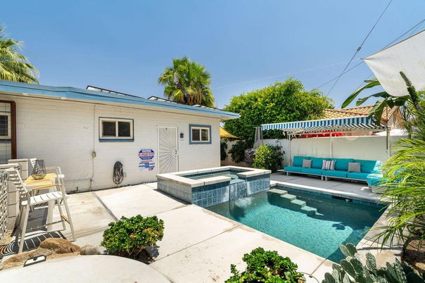 Exterior, Pool