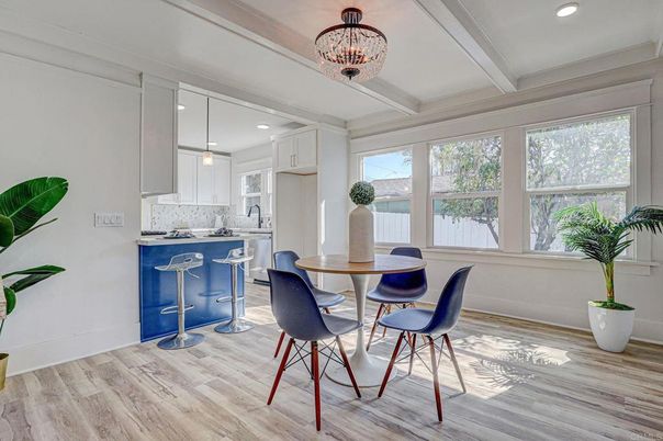 Dining room, Interior, Kitchen, Pendant Lights, Recessed Lighting, Wood Texture Flooring