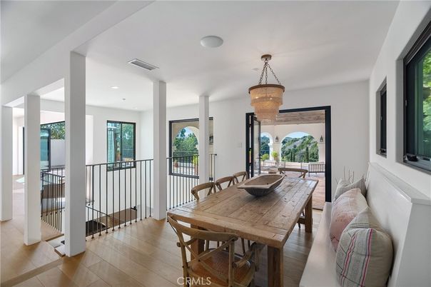 Chandelier, Dining room, Interior, Recessed Lighting, Wood Texture Flooring
