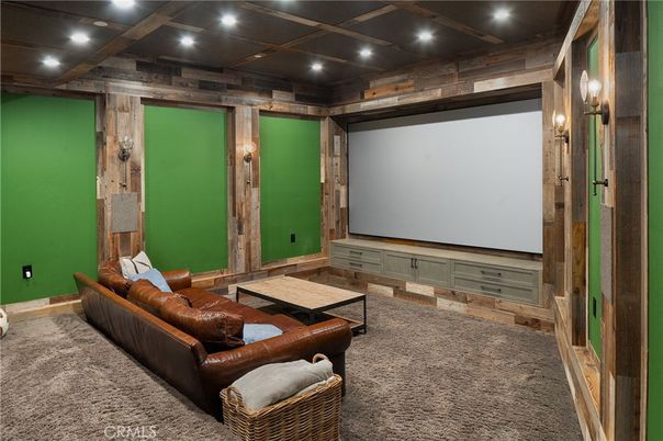 Interior, Projection Screen, Recessed Lighting, Theatre Room