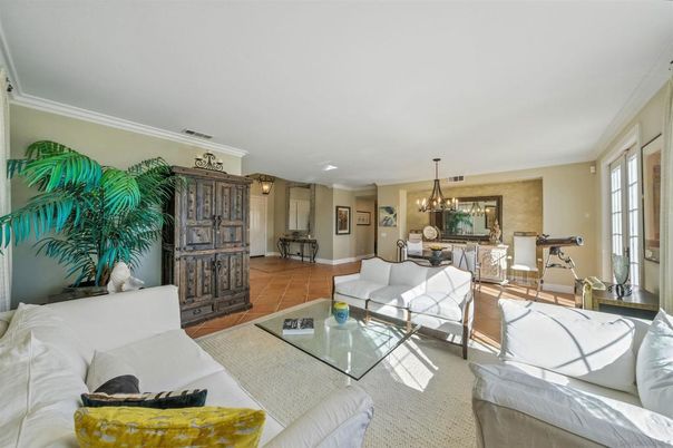 Dining room, Interior, Living room, Pendant Lights