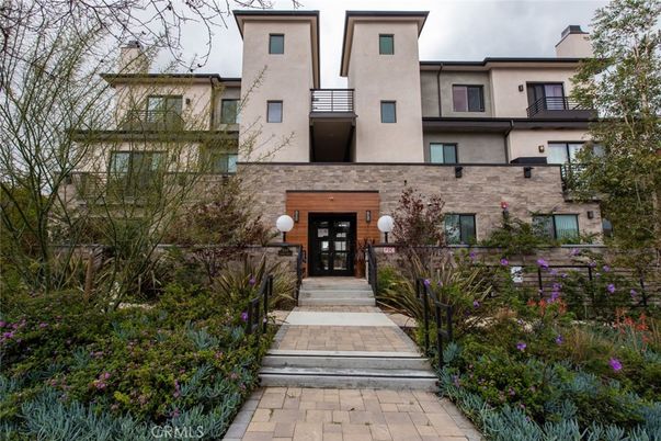 Exterior, Facade, Mediterranean