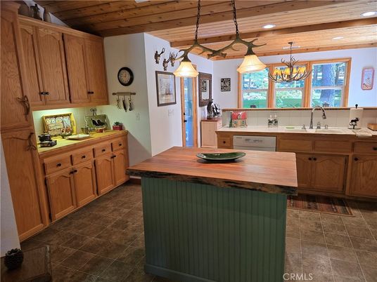 Chandelier, Interior, Kitchen, Pendant Lights, Recessed Lighting, Wooden Ceilings