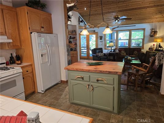 Interior, Kitchen, Living room, Pendant Lights, Wooden Ceilings