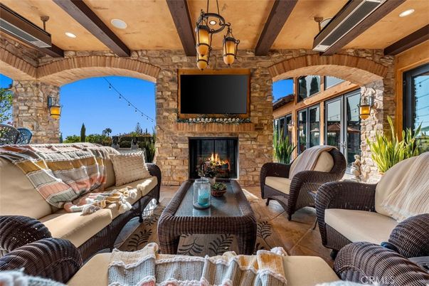 Exterior, Fireplace