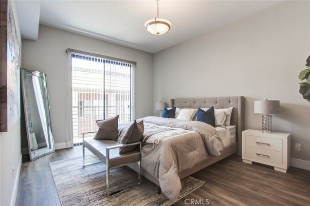 Bedroom, Interior, Pendant Lights, Wood Texture Flooring