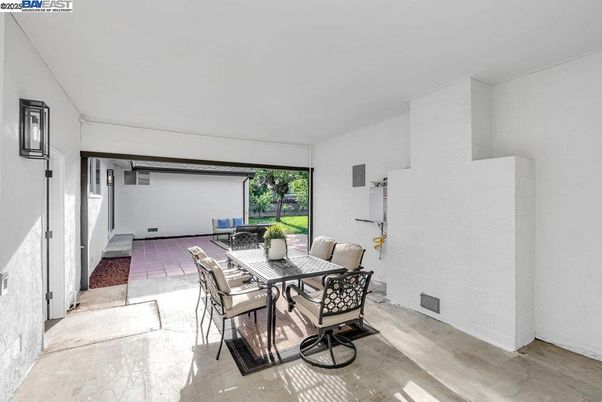Dining room, Interior